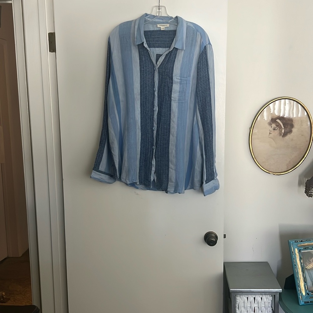 Beach lunch lounge blue blouse